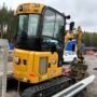 Mini pelle CAT 302CR avec engcon et remorque
