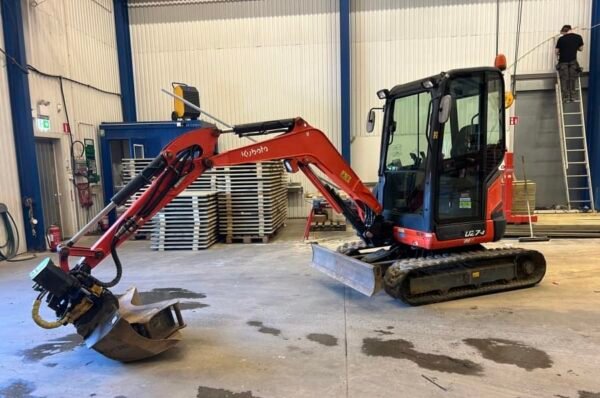 Mini pelle Kubota U27-4 avec Tiltrotator – Image 2