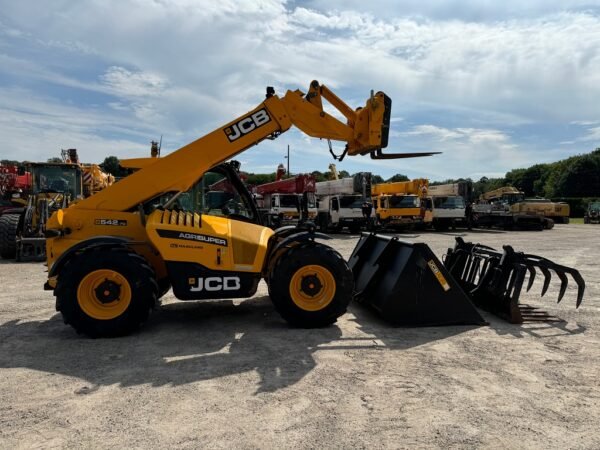 Chariot télescopique JCB 542-70 Accessoires: Fourches/ Godet/ Fouches à fumier – Image 6