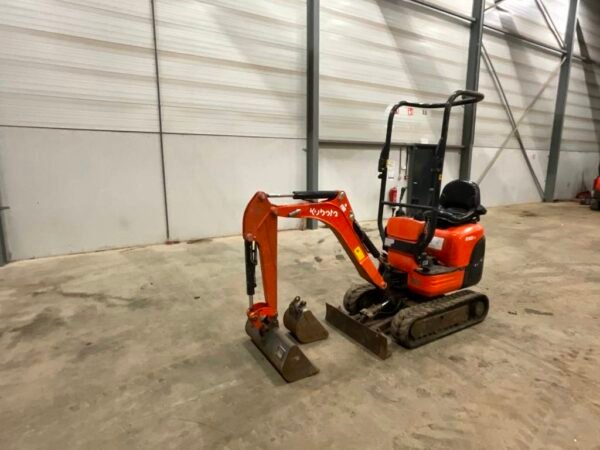 Mini-pelle Kubota K008-3 avec Accessoires – Image 6