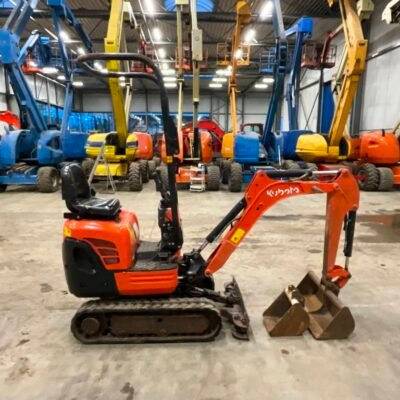 Mini-pelle Kubota K008-3 avec Accessoires