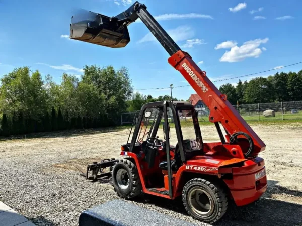 Chariot télescopique Manitou BT420 Fourches/ Godet/ Fouches à fumier – Image 5