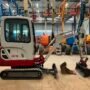 Mini pelle Takeuchi TB216 avec 3 godets