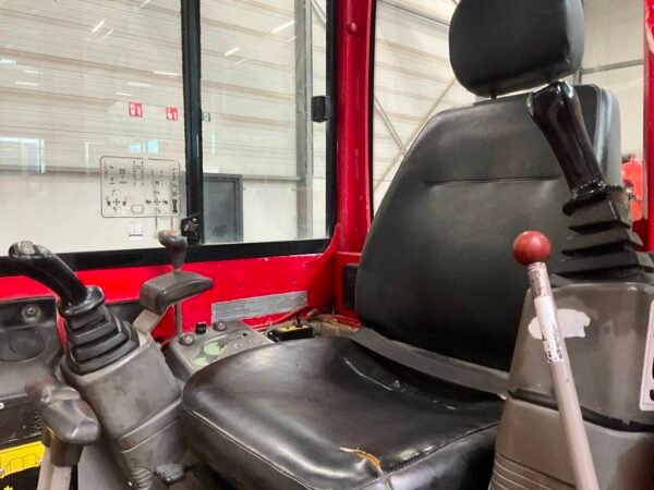 Mini pelle Yanmar Vio 25-4 avec 3 godets – Image 5
