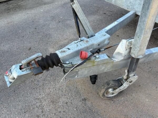 Kubota U10-3 avec remorque et 3 godets – Image 12
