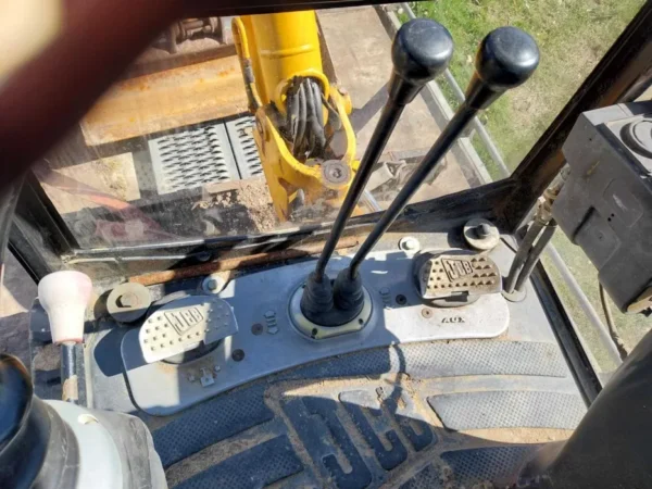 Mini pelle Jcb 8018 CTS avec 4 godets et remorque – Image 8