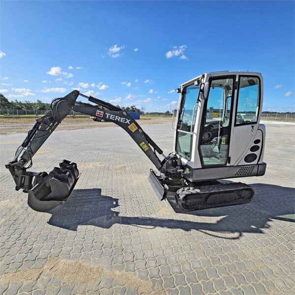 Terex TC20 avec 3 godets