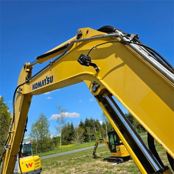Komatsu PC 55 MR-3 Attache rapide; hydraulique sur bras de godet – Image 32
