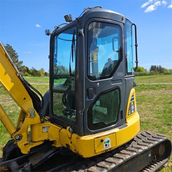 Komatsu PC 55 MR-3 Attache rapide; hydraulique sur bras de godet – Image 24