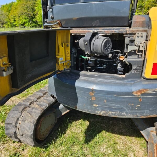 Komatsu PC 55 MR-3 Attache rapide; hydraulique sur bras de godet – Image 17