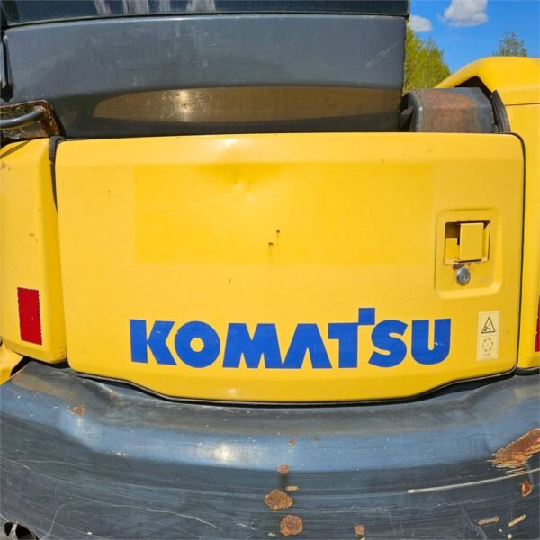 Komatsu PC 55 MR-3 Attache rapide; hydraulique sur bras de godet – Image 11