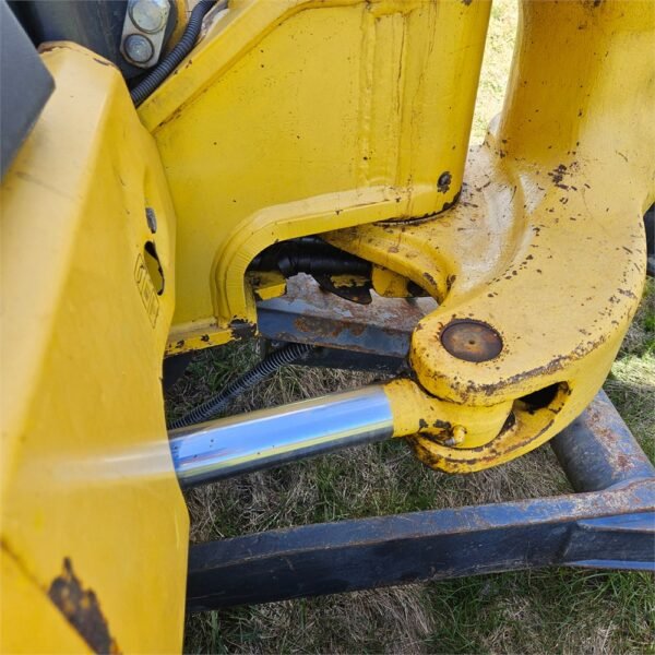 Komatsu PC 55 MR-3 Attache rapide; hydraulique sur bras de godet – Image 13